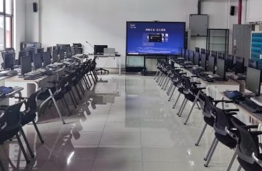 2024-11-20   云南民族大学物联网实训室项目验收