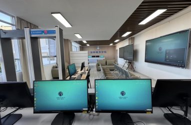 大理大学来华留学生数智融合语言发展实验教学中心项目通过验收